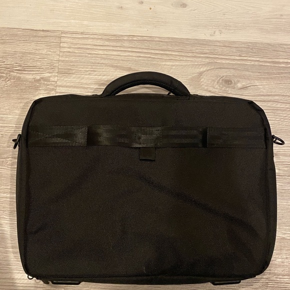 Gateway multi compartment laptop case or briefcase - Picture 3 of 5